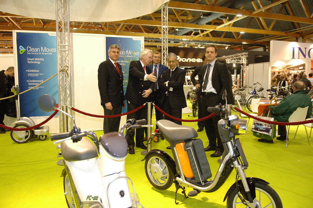 आज की राजनीति: उत्तर प्रदेश में चुनावी सरगर्मी