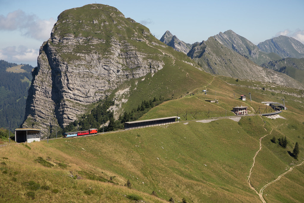 Naye Yogdan Ke Sath Rajneeti Mein Naya Mod